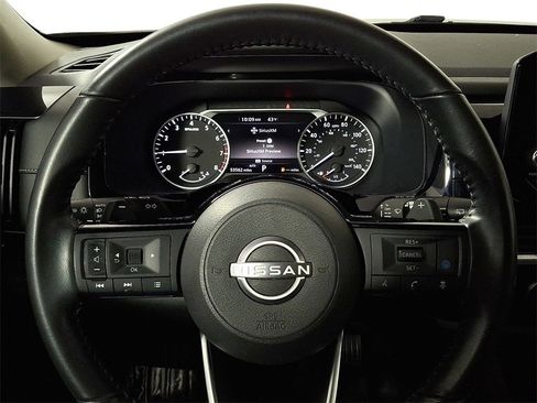 Used 2022 Nissan Pathfinder SV w/ SV Premium Package image 19