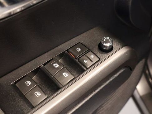 Used 2018 Toyota Tacoma TRD Sport w/ Technology Package image 10