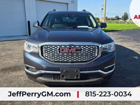 Used 2019 GMC Acadia Denali w/ Technology Package AWD/4WD image 3
