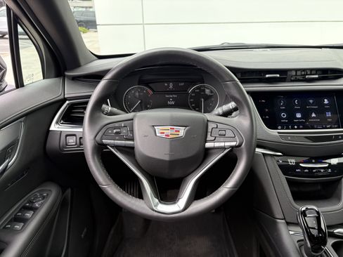 Used 2024 Cadillac XT6 Luxury w/ LPO, Floor Liner Package AWD/4WD image 19