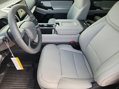 New 2026 Ford Expedition Active RWD image 13