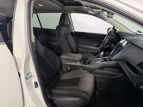Used 2025 Subaru Outback Premium image 31