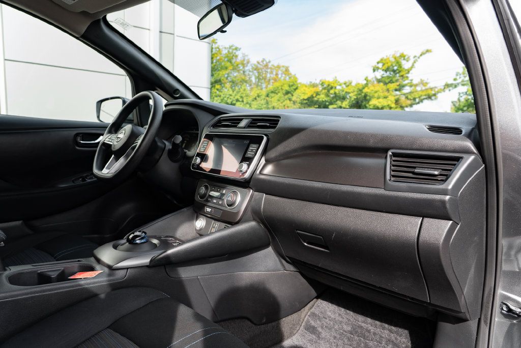 Used 2025 Nissan Leaf S FWD image 28