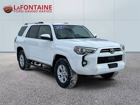 Used 2021 Toyota 4Runner SR5 image 3