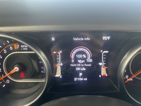 Used 2023 Jeep Gladiator Sport AWD/4WD image 15