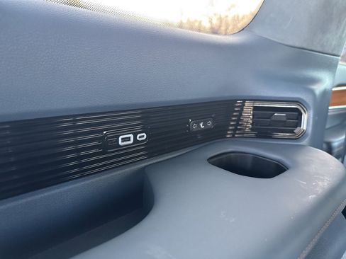 Used 2024 Jeep Grand Wagoneer Series III w/ HD Trailer Tow Package image 14