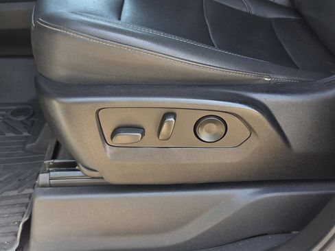 Used 2022 Chevrolet Silverado 1500 LTZ AWD/4WD image 24