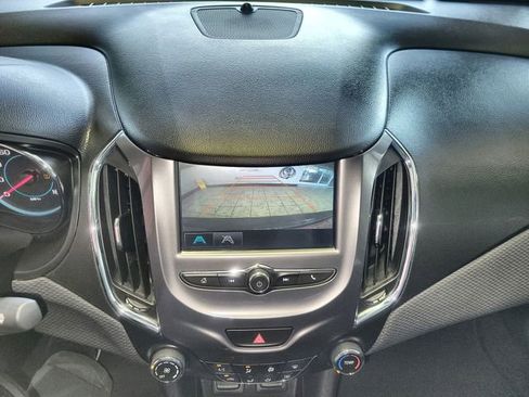 Used 2016 Chevrolet Cruze LT image 17