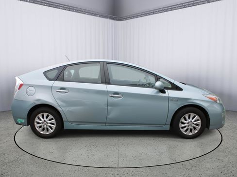 Used 2015 Toyota Prius Prime Advanced FWD image 8