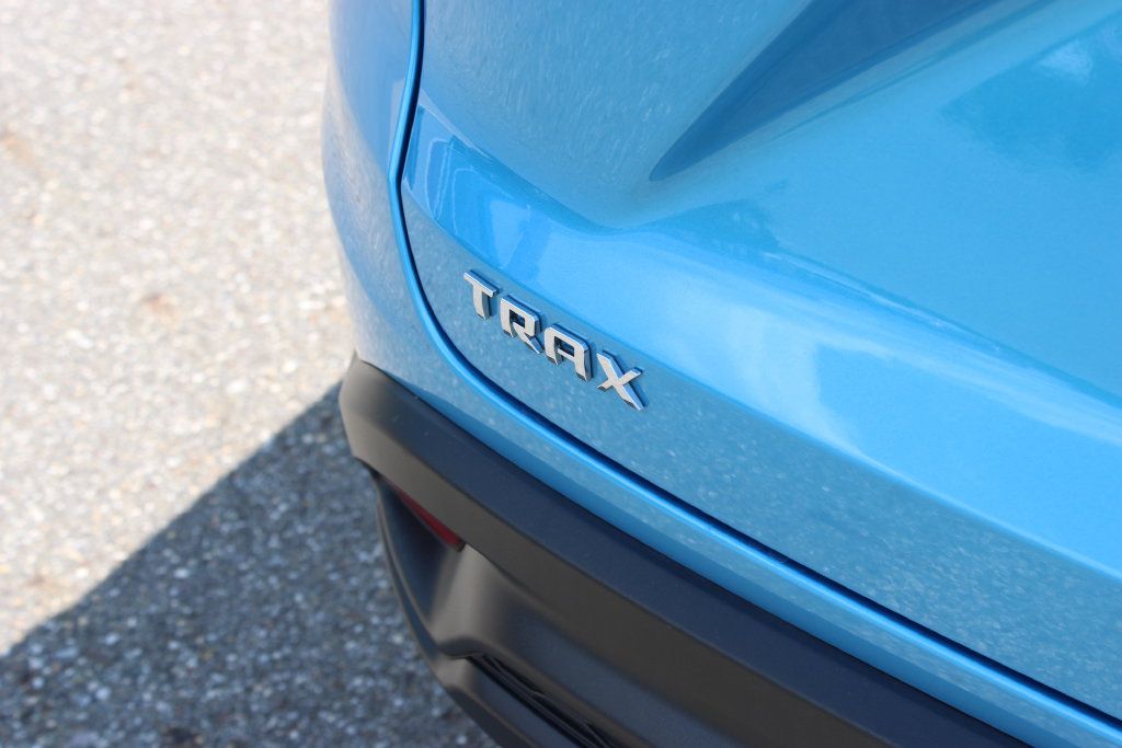 Certified 2025 Chevrolet Trax LS FWD image 28