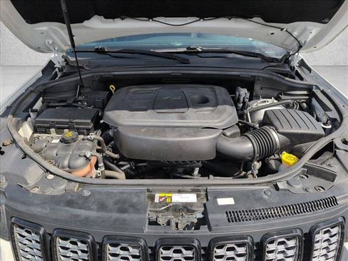 Used 2019 Jeep Grand Cherokee Altitude AWD/4WD image 25