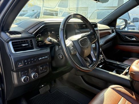 Used 2023 GMC Yukon Denali Ultimate image 11