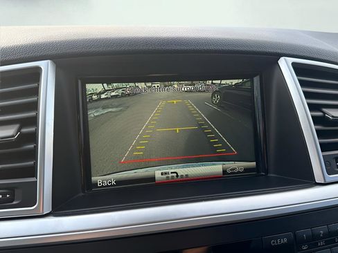 Used 2015 Mercedes-Benz ML 350 ML 350 image 23