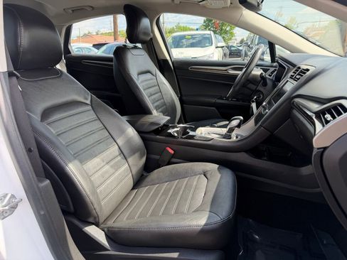 Used 2014 Ford Fusion SE w/ Equipment Group 202A FWD image 25