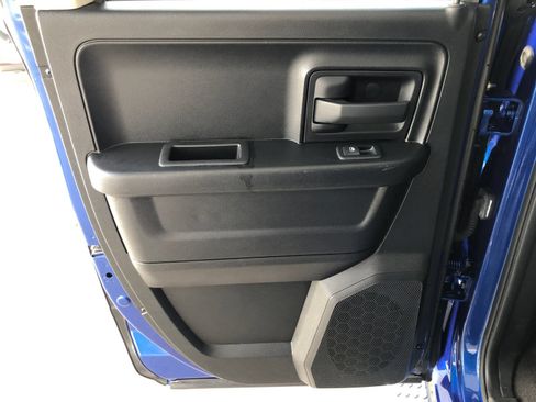 Used 2018 RAM 1500 Express w/ Express Value Package AWD/4WD image 12