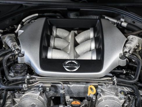 Used 2009 Nissan GT-R Premium image 13