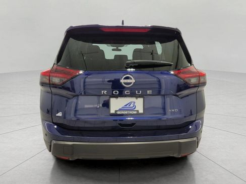 Used 2025 Nissan Rogue SV image 25