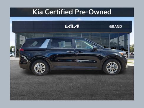 Certified 2024 Kia Carnival LX image 1