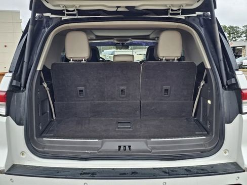Used 2023 Lincoln Navigator Reserve image 32