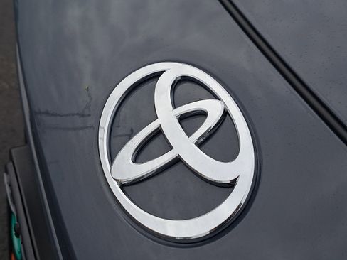 New 2026 Toyota Prius XLE image 9