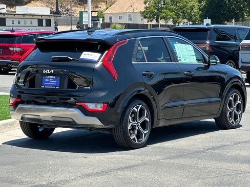 Used 2023 Kia Niro EX Touring FWD image 3