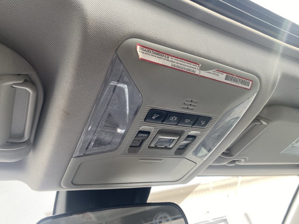 Used 2019 Toyota RAV4 XLE w/ Convenience Package FWD image 16
