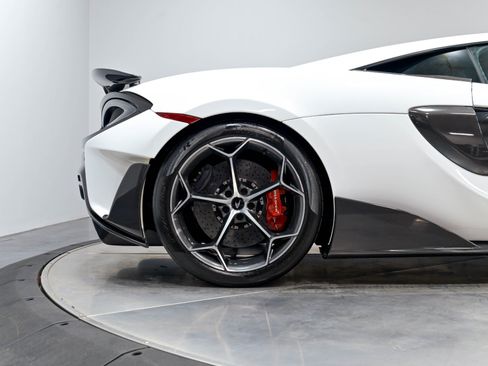 Used 2019 McLaren 600LT RWD image 18