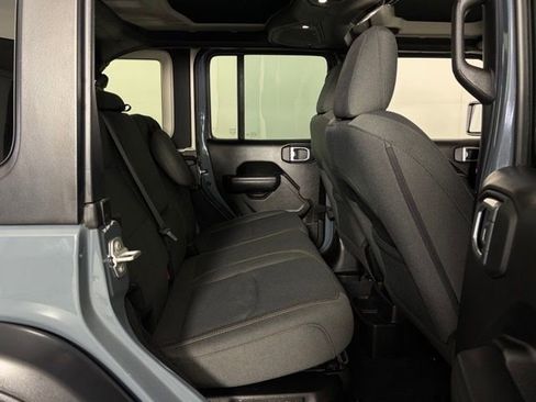 Used 2024 Jeep Wrangler Unlimited image 20