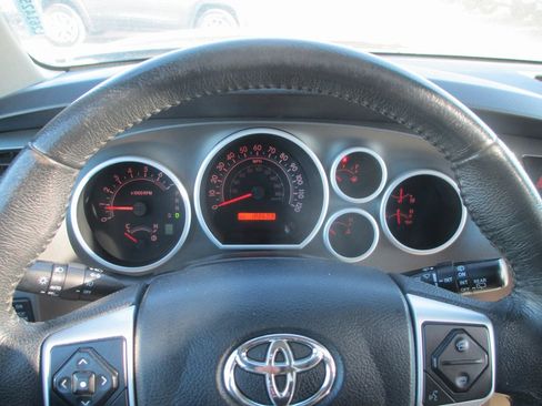 Used 2015 Toyota Sequoia SR5 image 27