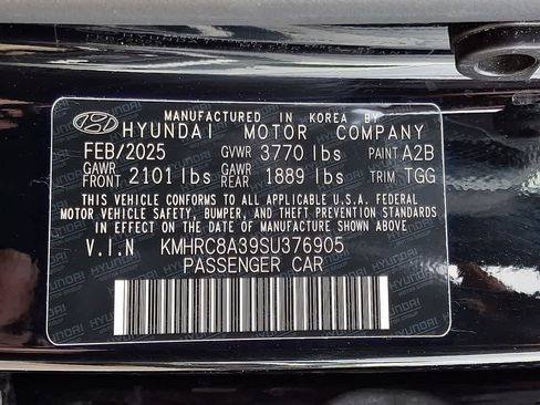 Certified 2025 Hyundai Venue SEL FWD image 28