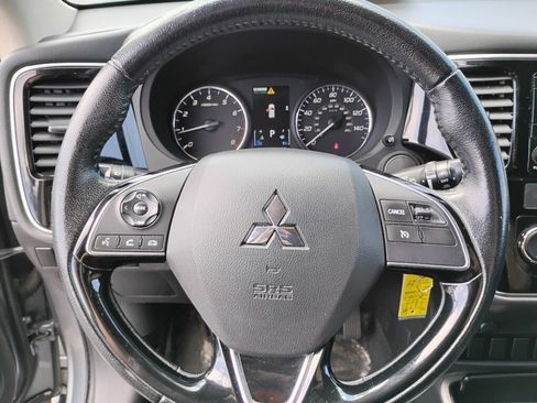 Used 2017 Mitsubishi Outlander ES AWD/4WD image 17