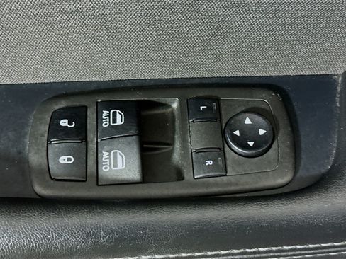 Used 2022 Dodge Challenger SXT RWD image 24