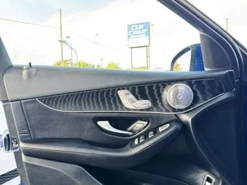 Used 2018 Mercedes-Benz GLC 300 w/ Premium Package image 20