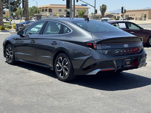 Used 2025 Hyundai Sonata SEL FWD image 4