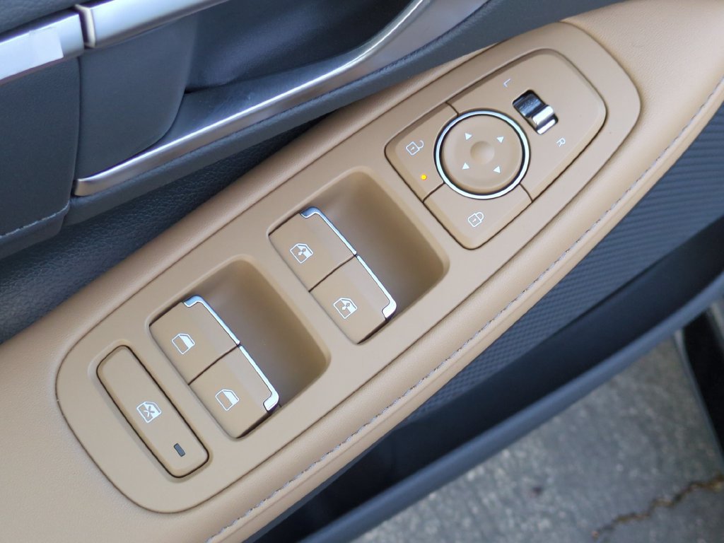 Used 2025 Hyundai Sonata Limited FWD image 16