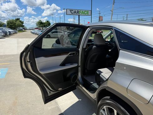 Used 2019 Lexus RX 350 AWD w/ Navigation Package image 21