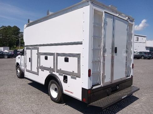 New 2026 Ford E-350 and Econoline 350 Super Duty w/ Power Equipment Group RWD image 5