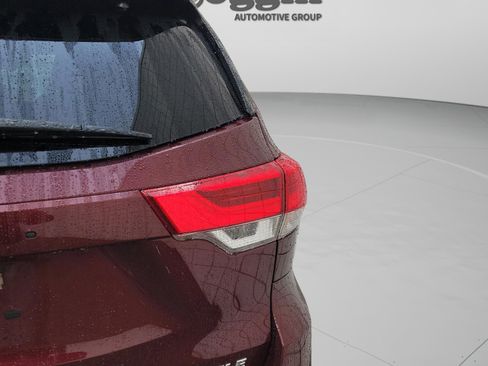 Used 2017 Toyota Highlander XLE image 13