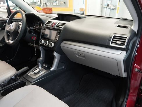 Used 2016 Subaru Forester 2.5i Limited AWD/4WD image 12