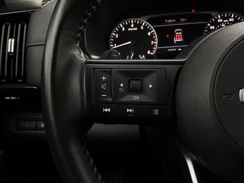 Used 2025 Nissan Pathfinder SV FWD image 34