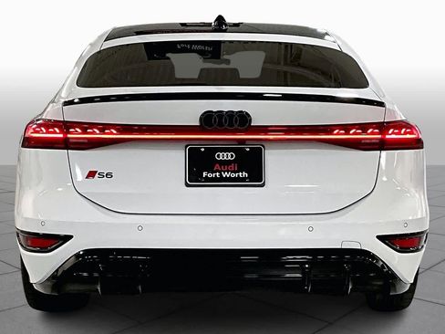 Used 2025 Audi S6 e-tron Prestige w/ 21" Black Optic Package image 4