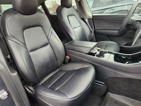 Used 2021 Tesla Model Y Long Range image 15