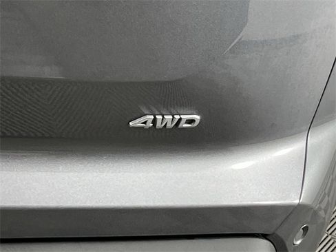 Certified 2025 Nissan Pathfinder SV image 26