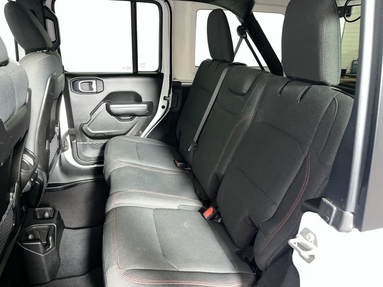 Used 2025 Jeep Wrangler Unlimited Rubicon AWD/4WD image 26