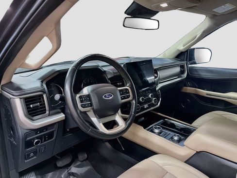 Used 2024 Ford Expedition XLT AWD/4WD image 9