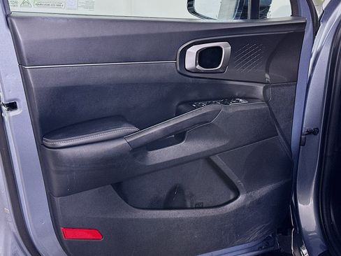 Used 2025 Kia Sorento S w/ Panoramic Sunroof Package image 15