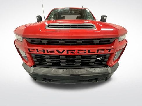 Used 2023 Chevrolet Silverado 2500 Custom w/ Custom Value Package image 3
