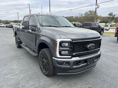 New 2026 Ford F250 Lariat w/ Black Appearance Package AWD/4WD image 4