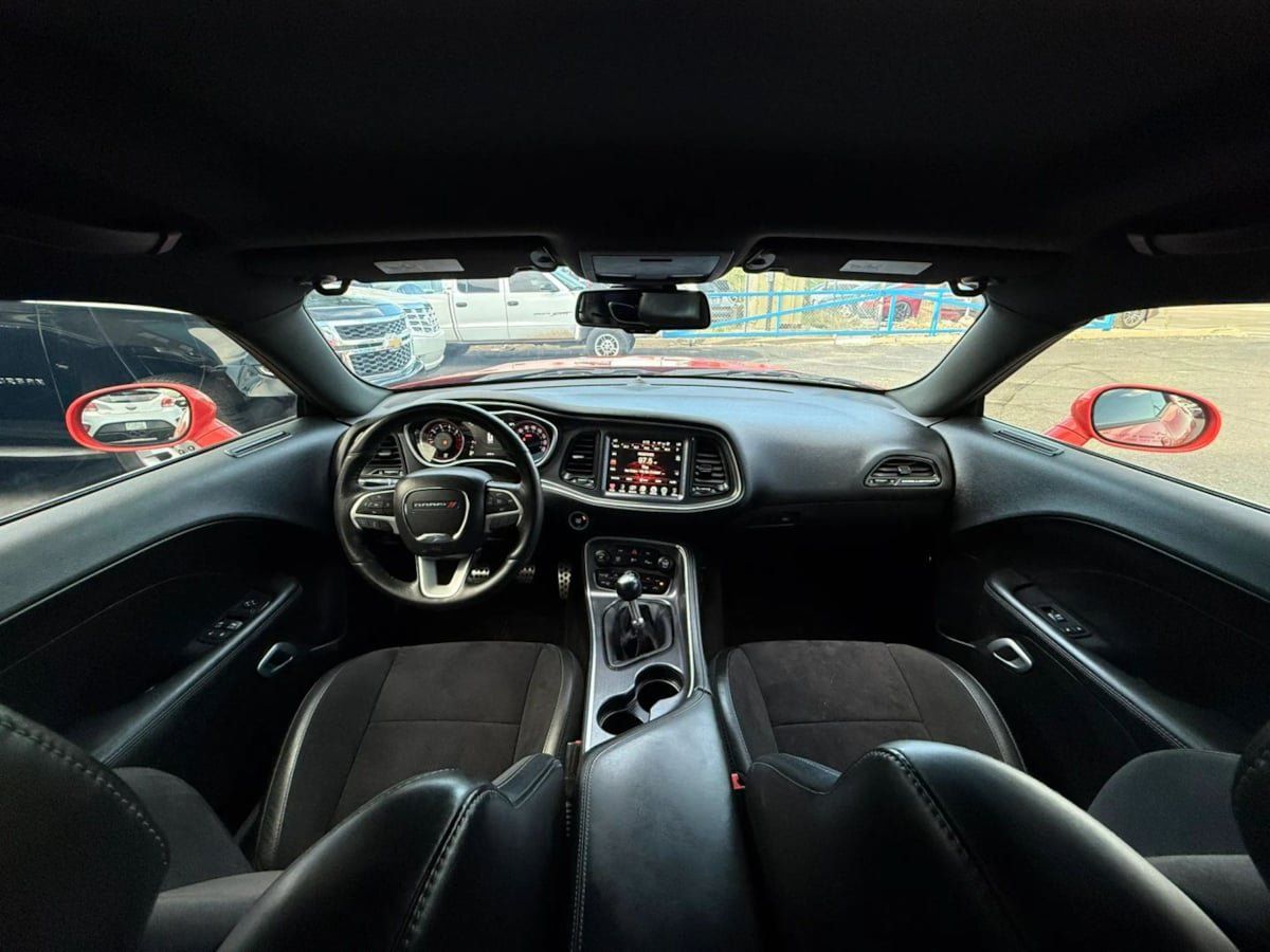 Used 2016 Dodge Challenger R/T Scat Pack w/ Leather Interior Group RWD image 40