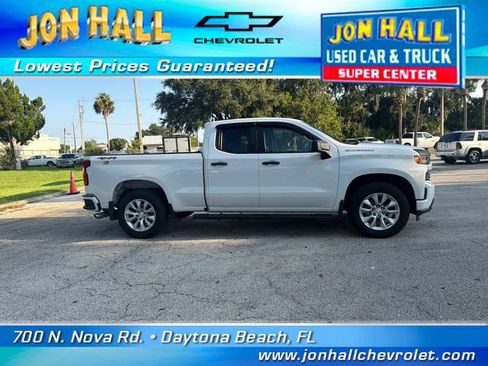 Used 2019 Chevrolet Silverado 1500 Custom w/ Custom Value Package AWD/4WD image 13